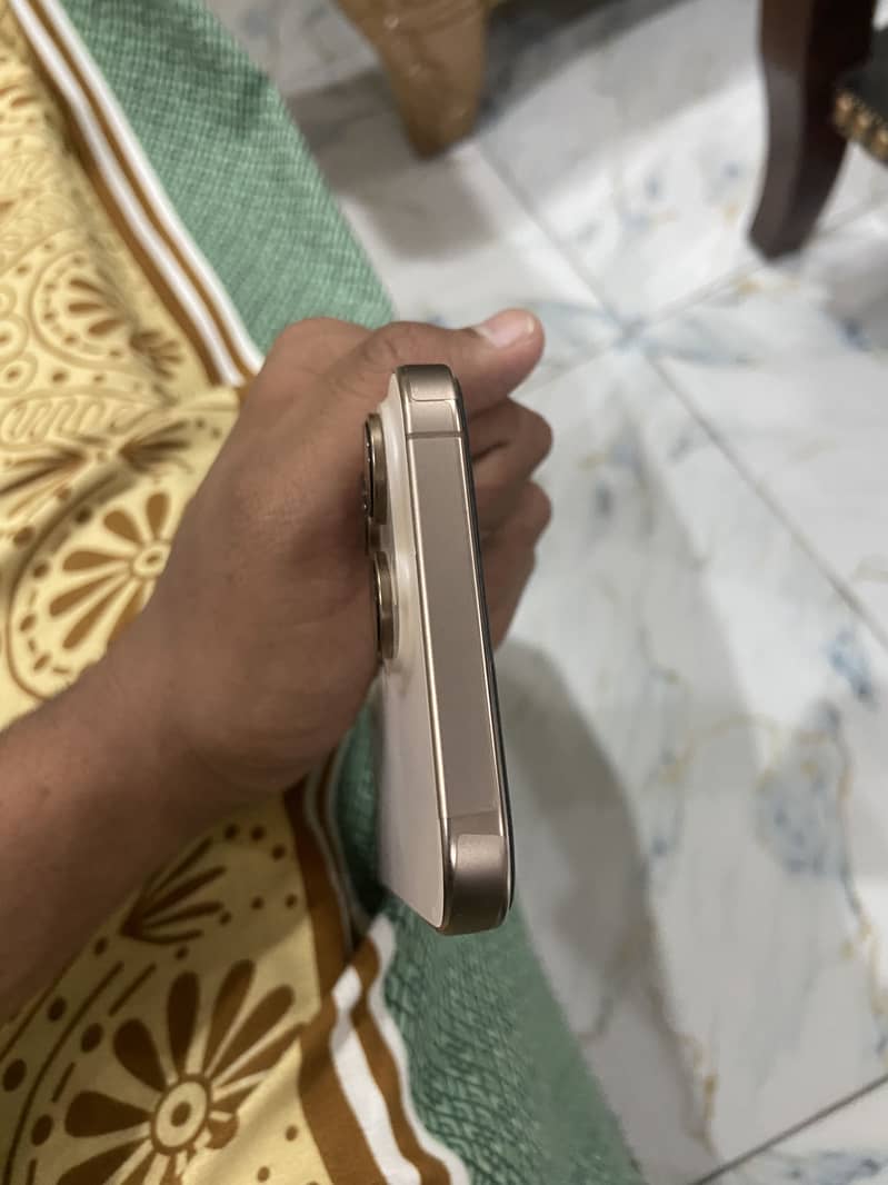Iphone 16 pro max 1
