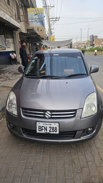 Suzuki Swift DLX 1.3 2015 ABS.