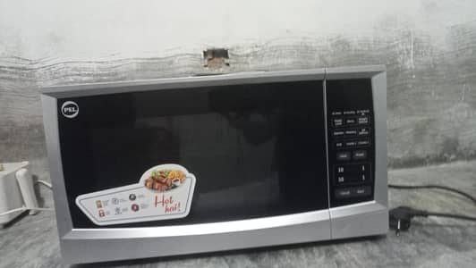 pel microwave oven just like new