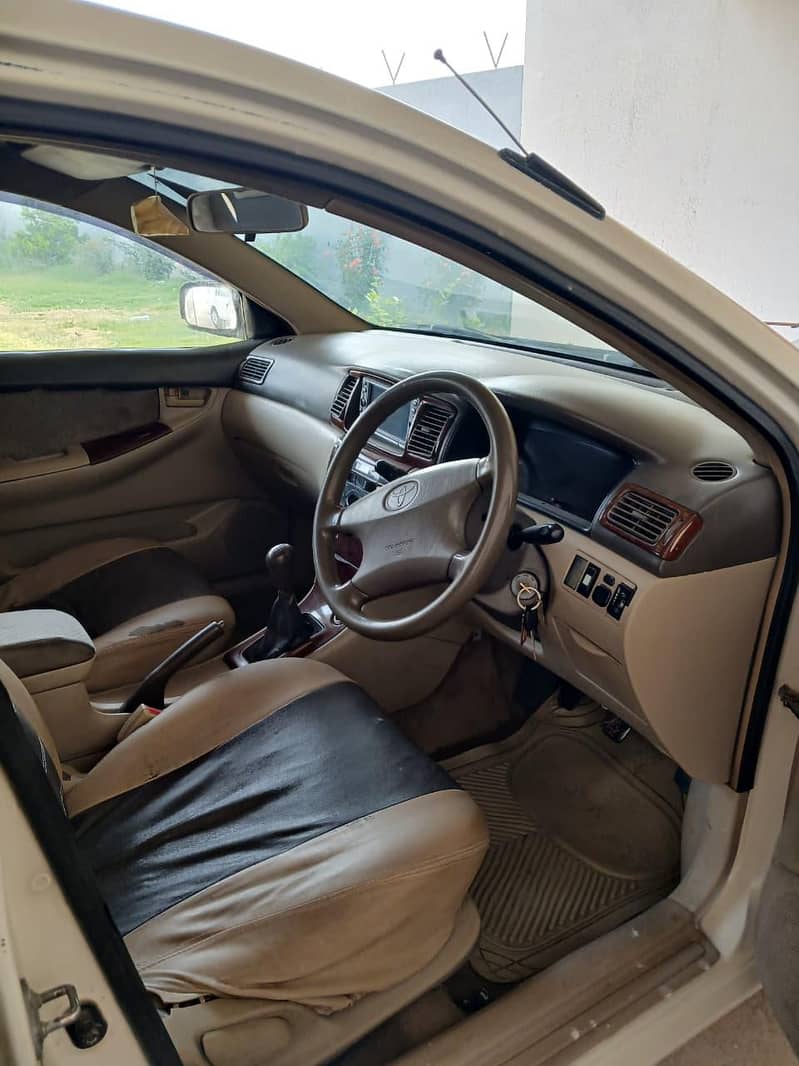 AC saloon 2004 model 9