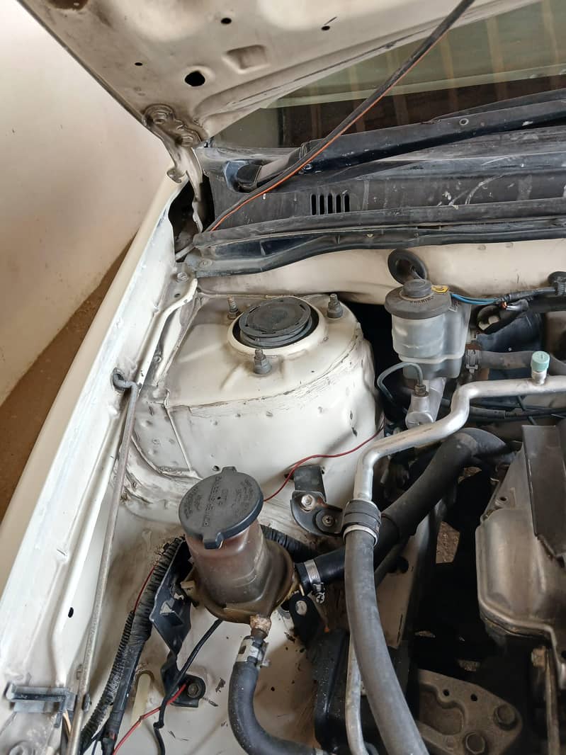 AC saloon 2004 model 13