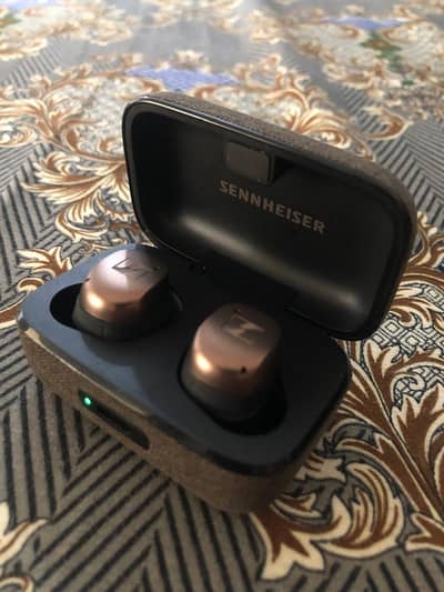 SENNHEISER MOMENTUM 4  EAR BUDS