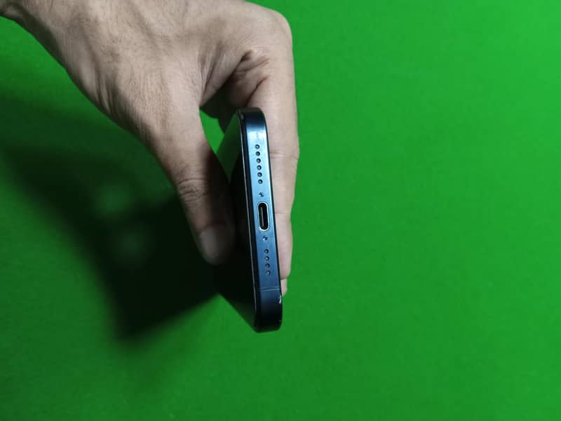 iphone 15 pro max 4