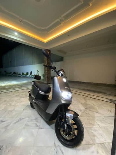 Metro Scooty electric  E8S 0329/710/81/09/