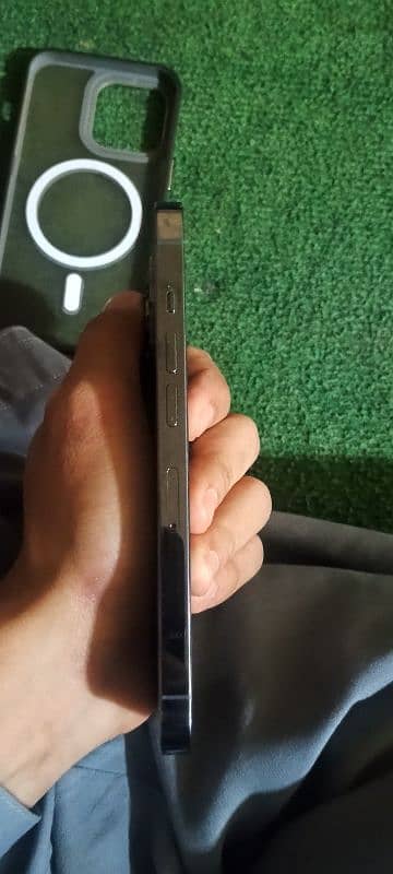 iphone 13 pro 2
