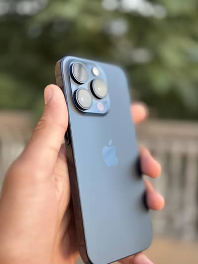 Iphone 15 pro 100 battery health 128 gb