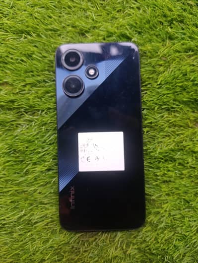 infinix hot 30 play 4GB plus 4GB 64GB memory
