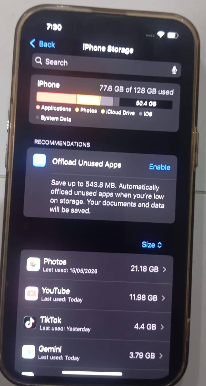 iPhone 13 8