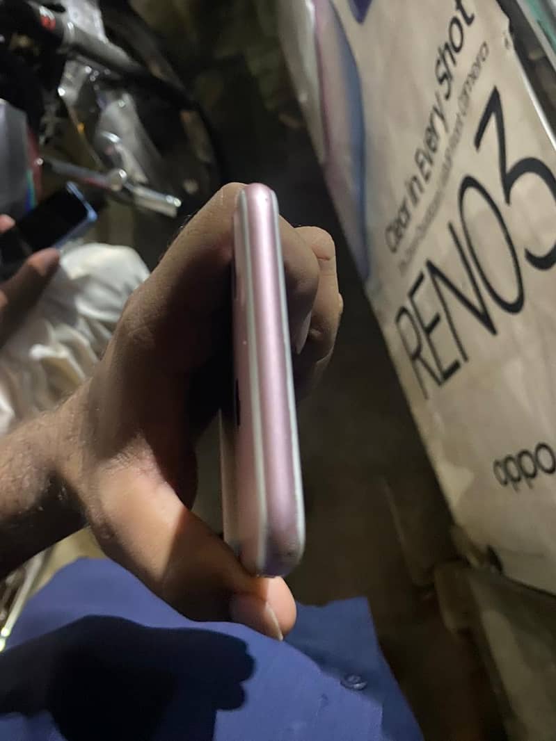 Apple iPhone 7 Plus 1