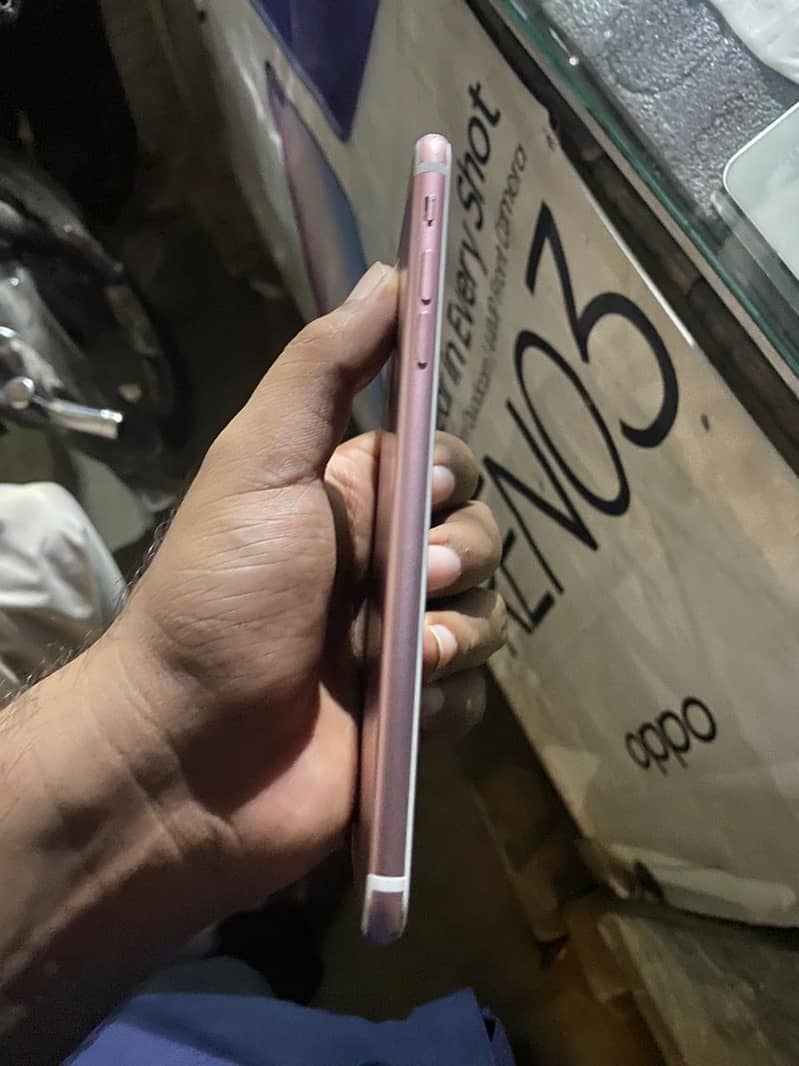 Apple iPhone 7 Plus 3