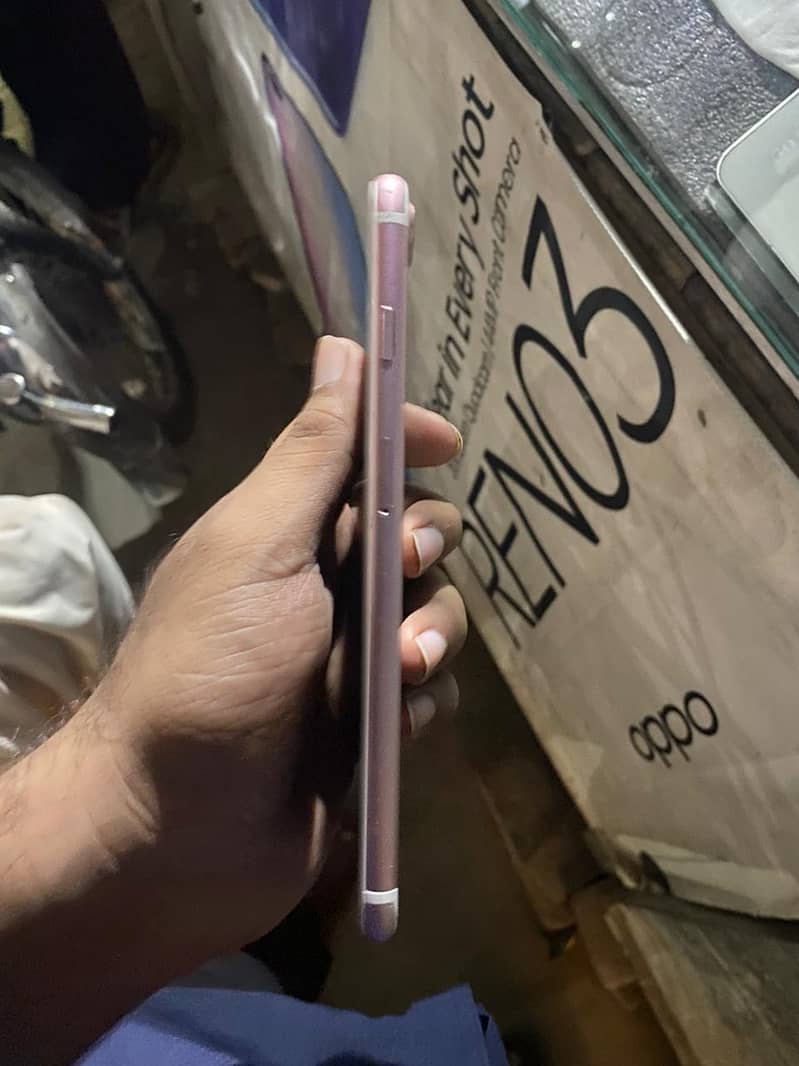 Apple iPhone 7 Plus 4