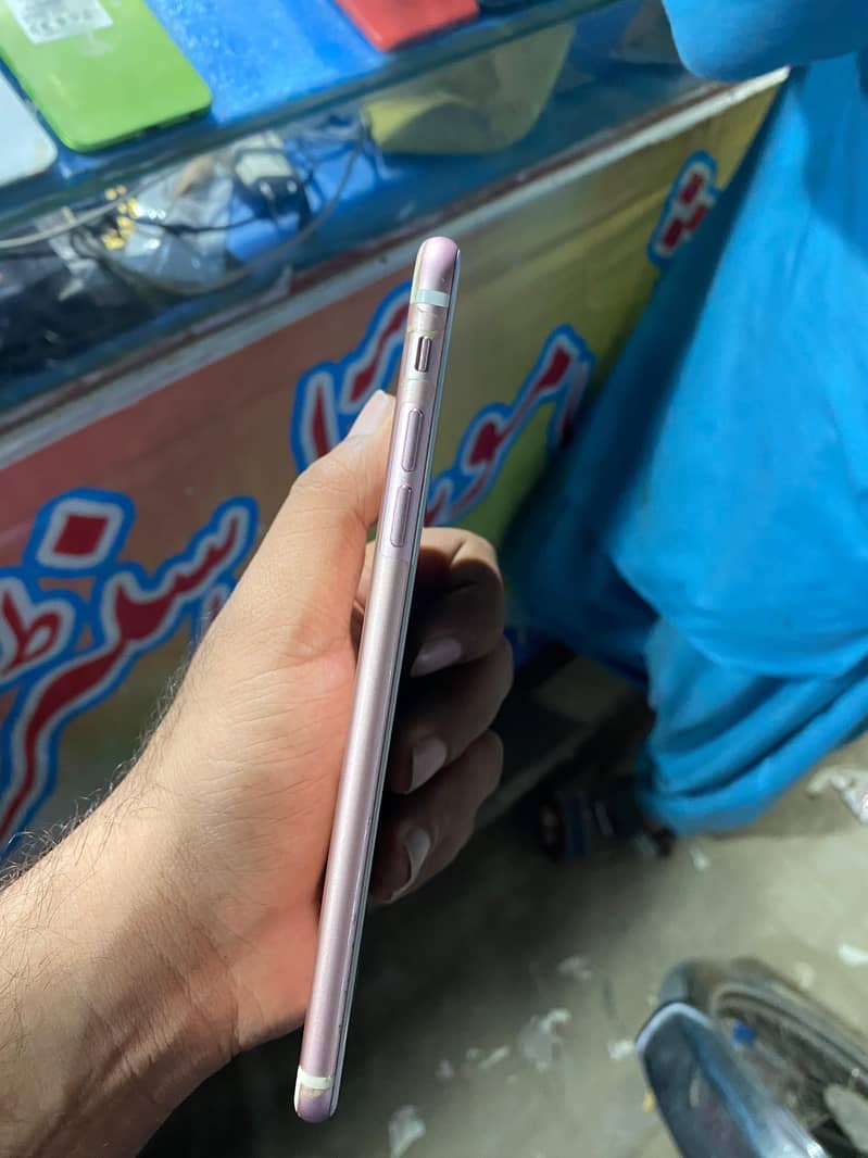 Apple iPhone 7 Plus 6