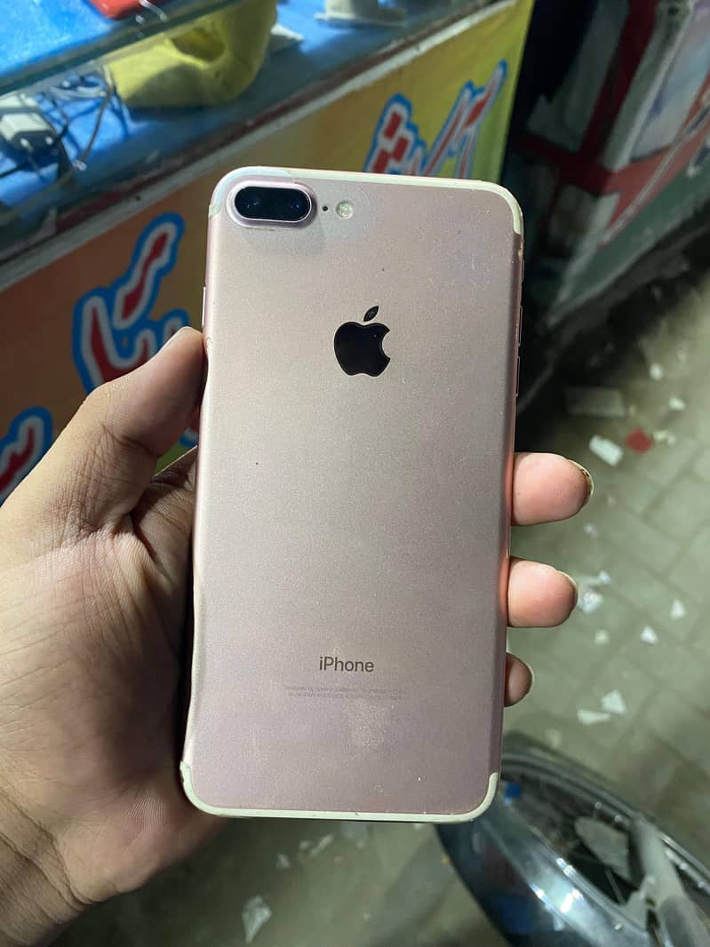 Apple iPhone 7 Plus 9