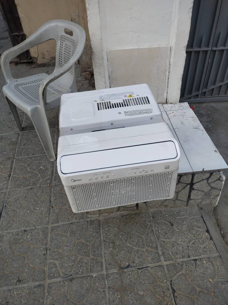 Window AC with turbo function 1
