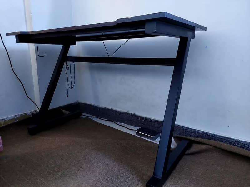 Computer Table & Chair 2