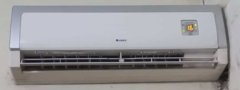 10/10 1 ton ac only 1 year used