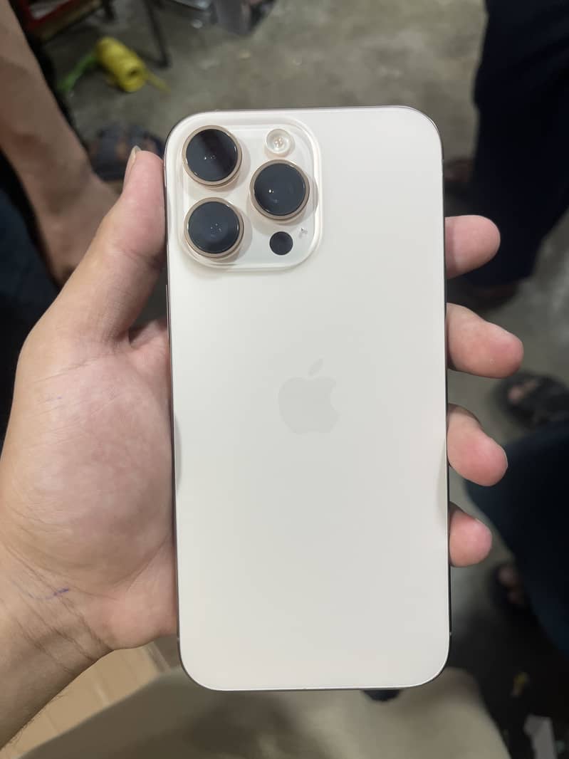 Iphone 16pro max 5