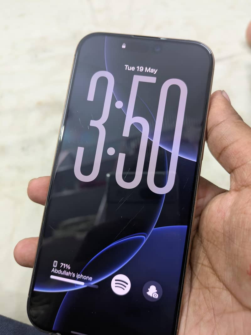 iphone 16 pro max 3