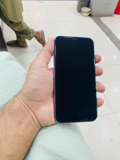 Iphone 11 non PTA water proof face id working GB 64