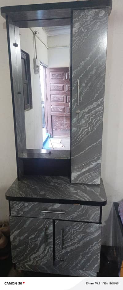dressing table bed and almarie