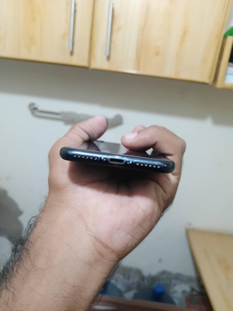 iphone SE 2nd generation 3