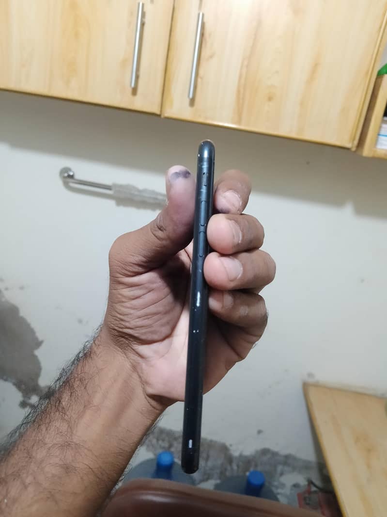 iphone SE 2nd generation 4