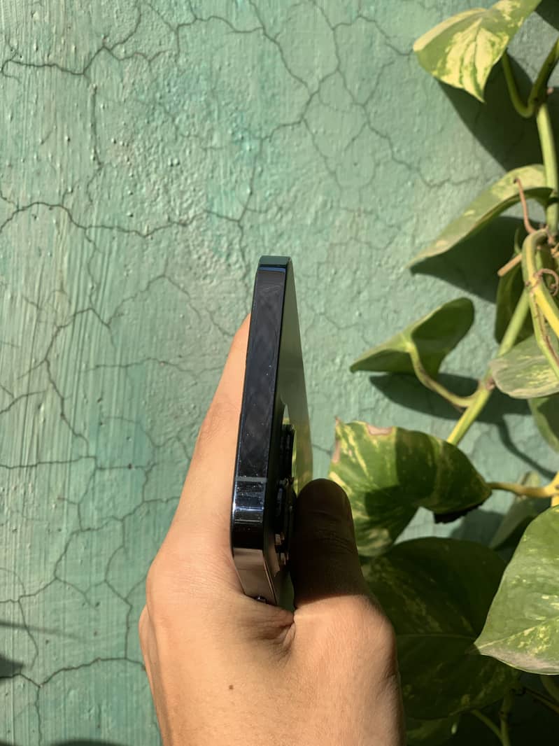iPhone 13 pro max 2