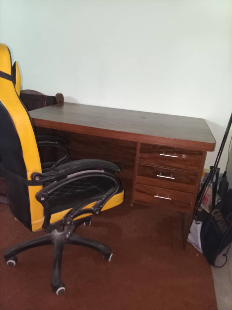 computer table 0