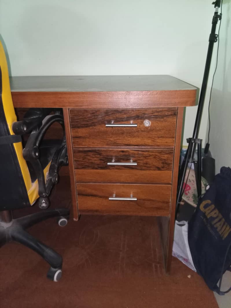 computer table 2