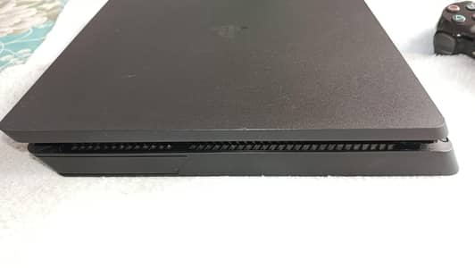 Playstation 4 slim