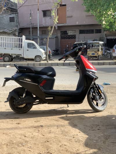 1200km Used Condition Brand New All Genuine Parts Ok No folded Scooter