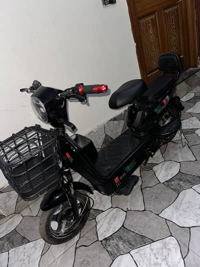 Yj indix electric scooty for sale - 6 month used perfect condition