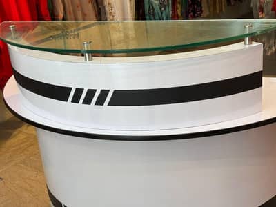 Cash counter for sale