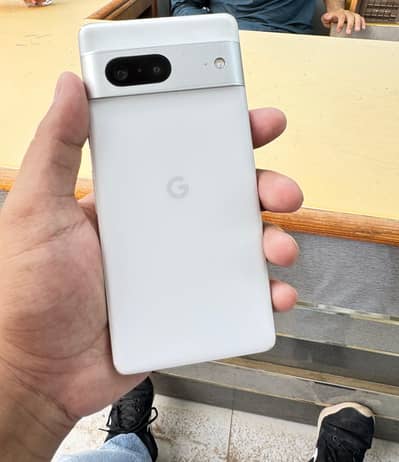 Google Pixel 7.