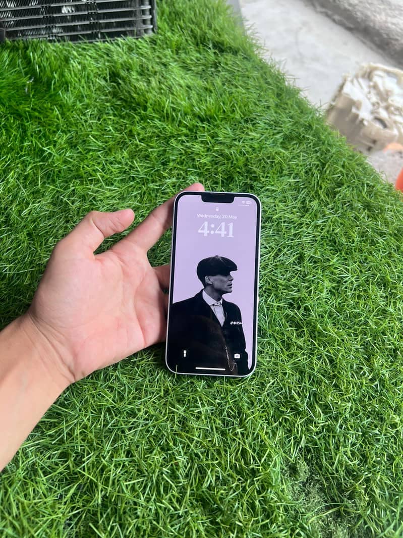 iPhone 14 3