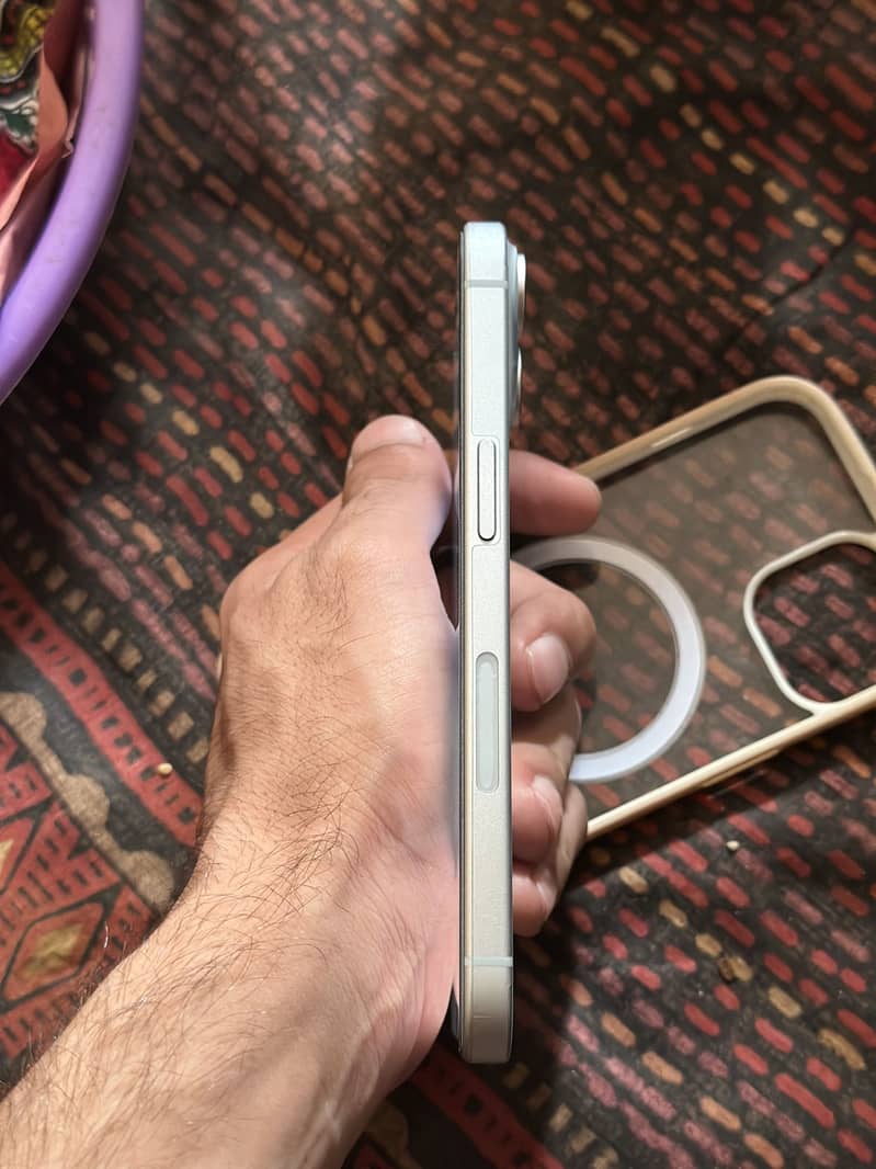 iPhone 15 JV 5