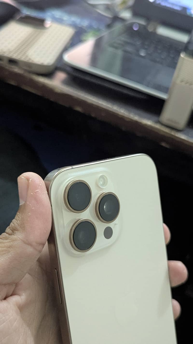 Iphone 16 pro max 1