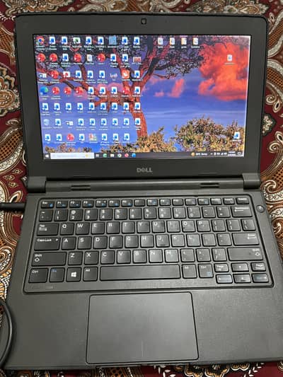 Dell Latitude Laptop 3150 for sale - folding Screen with Charger