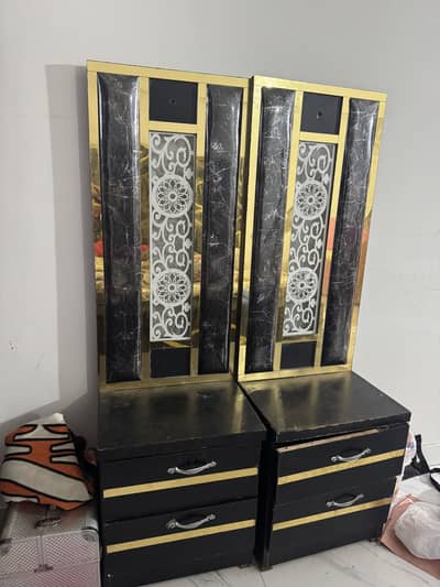 Bed wd dressing table or 2 sides table