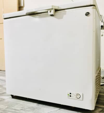 Freezer for Sale – Excellent Cooling Condition