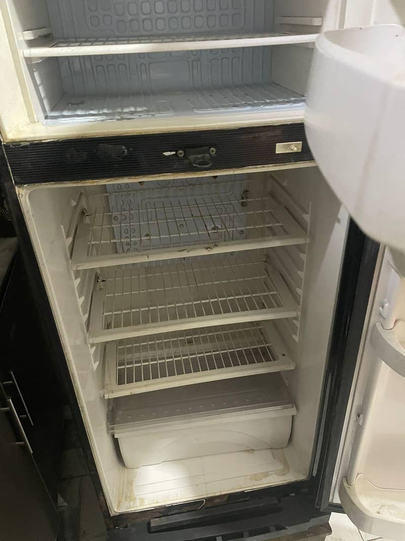 waves fridge 0