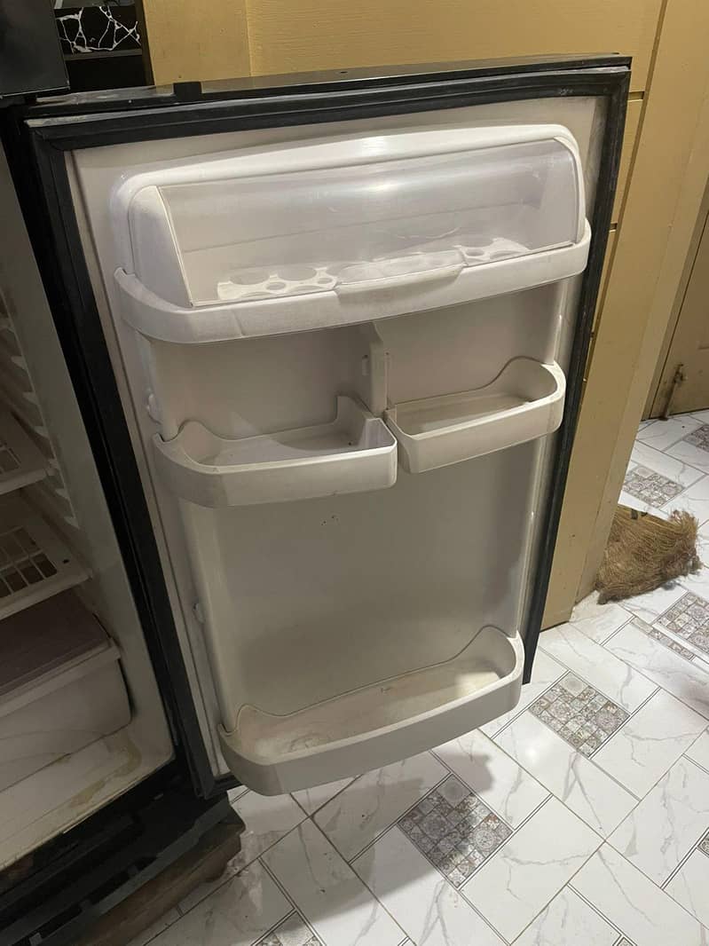 waves fridge 3