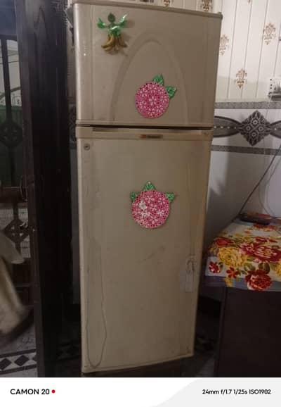 DAWLANCE FRIDGE FOR SALE IN GOOD CONDITION
