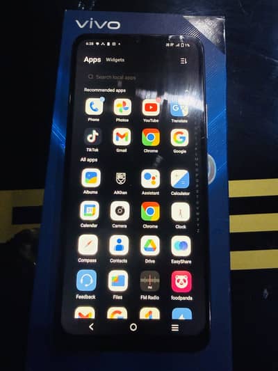 Vivo mobile v 20 with box & complete accessories