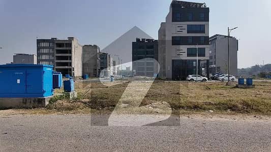 Parking Facing Commercial Plot in DHA Phase 8 IVY Green 60 Ft Road