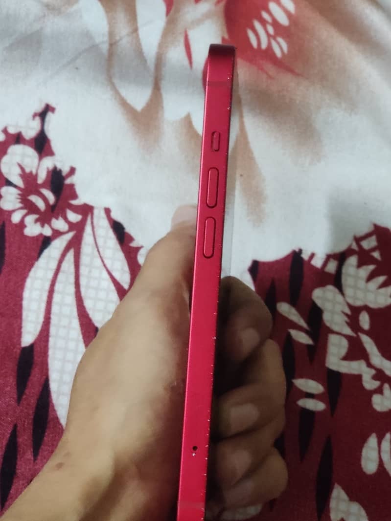 iPhone 13 3