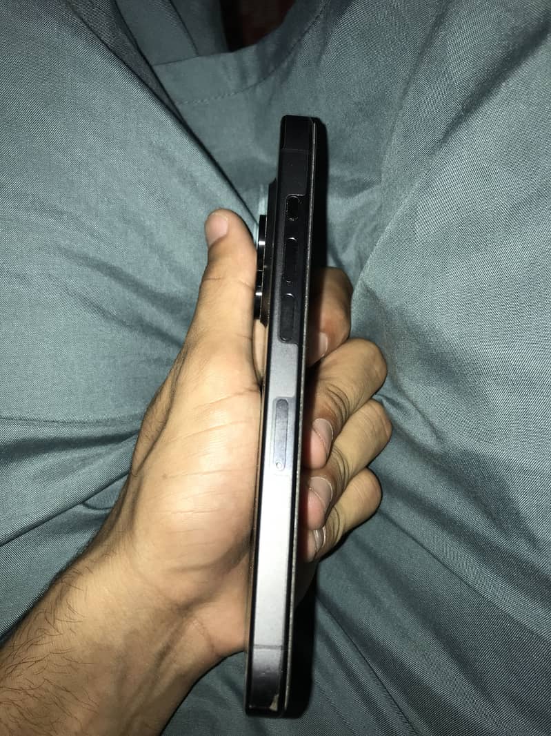 Iphone 15 pro 4