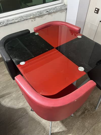 Small dinning New condition urgent sale