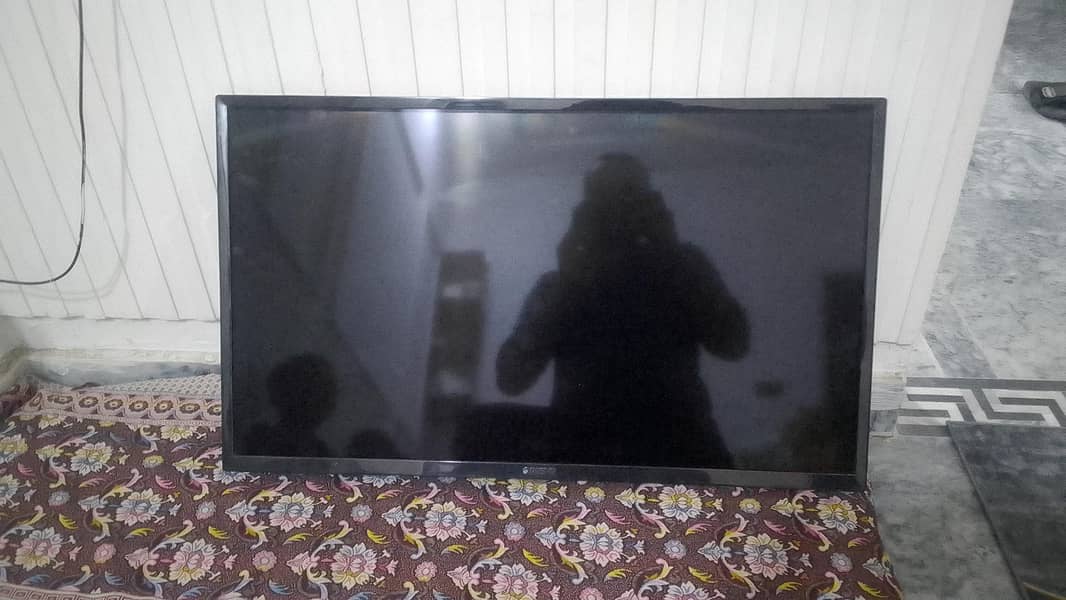 32" orient LED 1