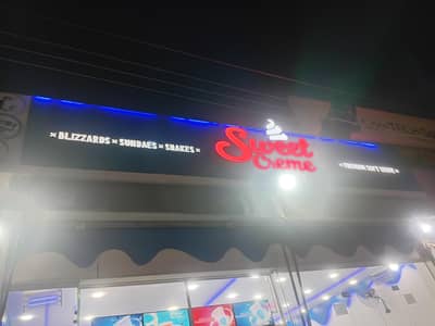 order taker and making staff required for ice cream shop